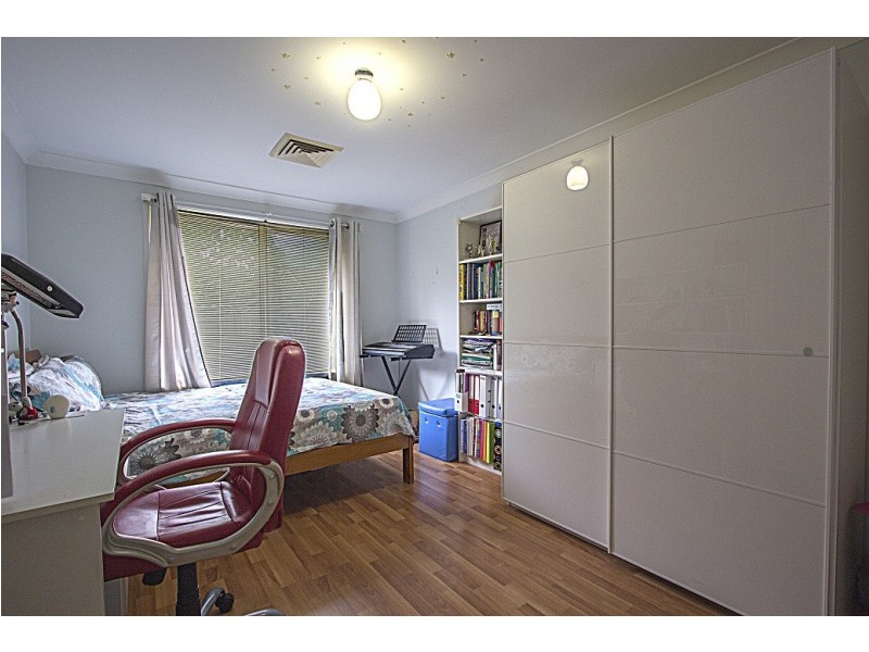 19 Banyule Court, Wattle Grove NSW 2173