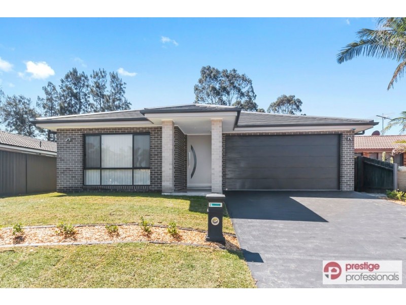 7 Ancura Court, Wattle Grove NSW 2173
