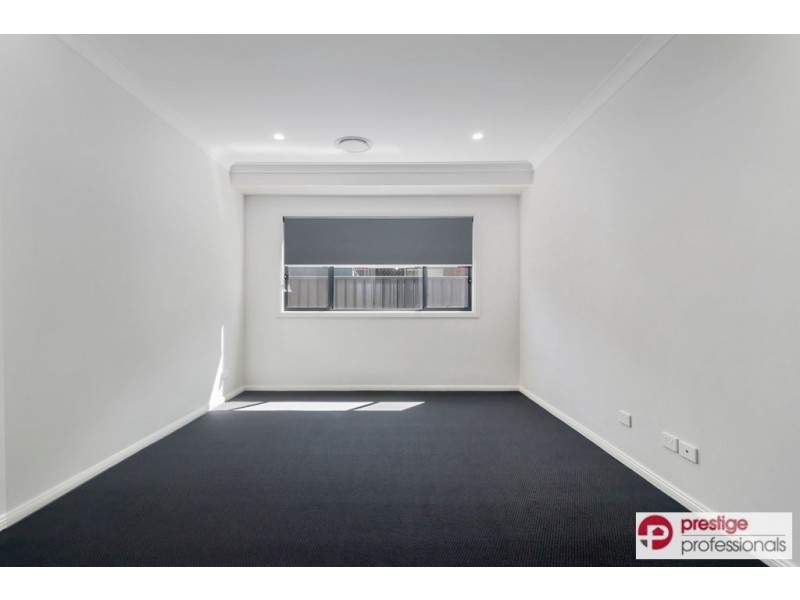 7 Ancura Court, Wattle Grove NSW 2173