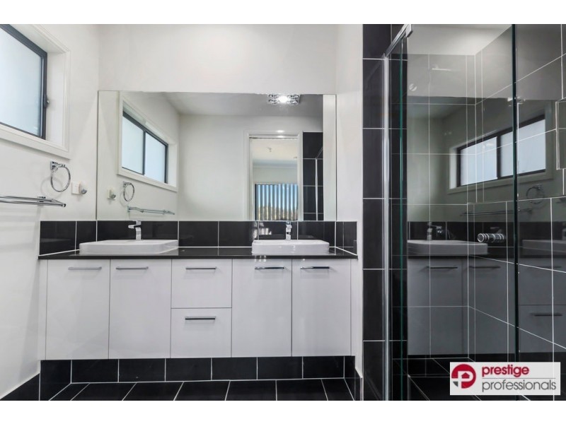 7 Ancura Court, Wattle Grove NSW 2173