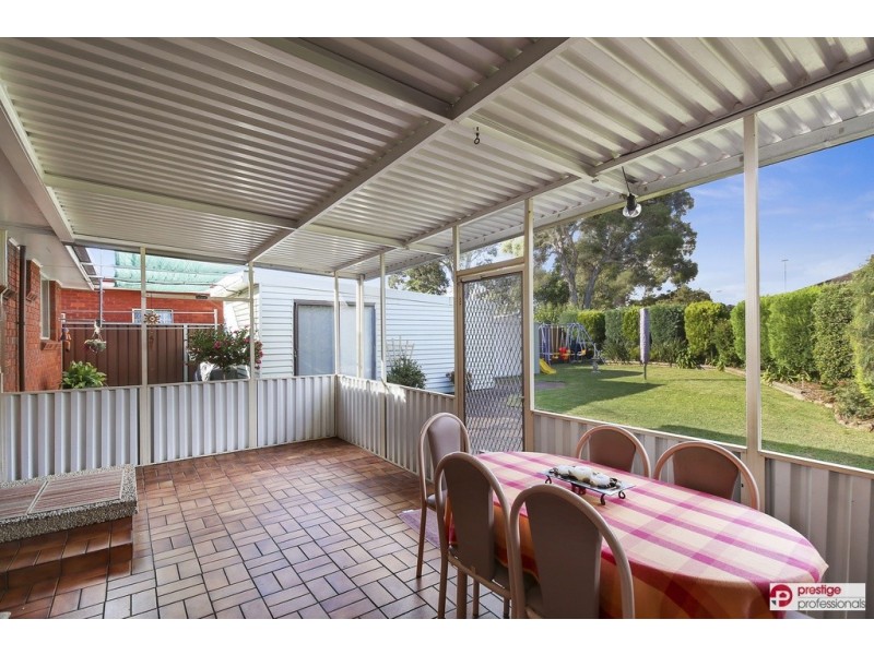 32 Wilkes Avenue, Moorebank NSW 2170