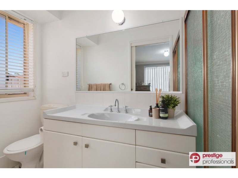 44 Daintree Drive, Wattle Grove NSW 2173