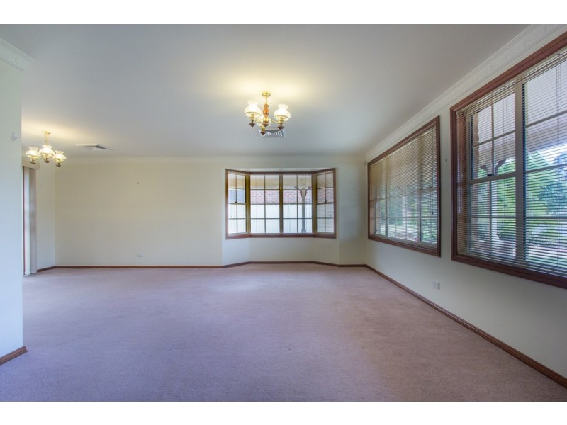 11 Yallum Court, Wattle Grove NSW 2173