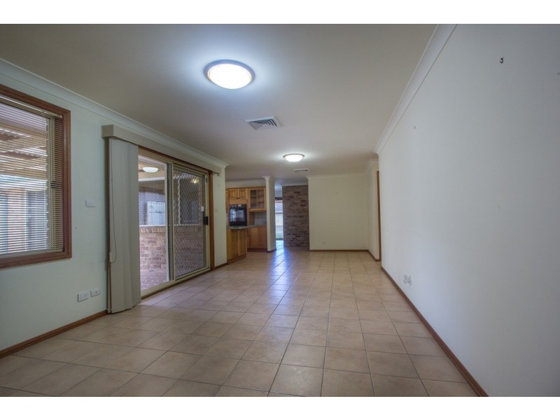 11 Yallum Court, Wattle Grove NSW 2173
