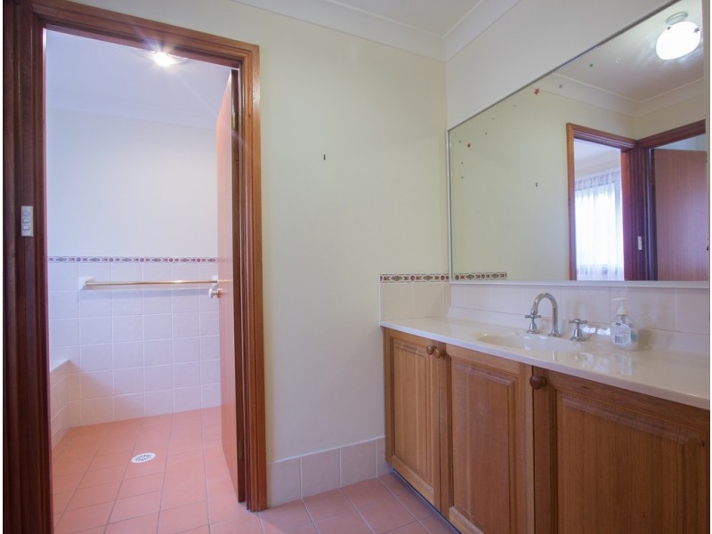 11 Yallum Court, Wattle Grove NSW 2173