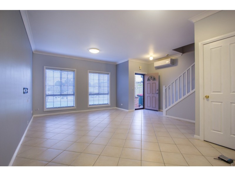 7 Pine Road, Casula NSW 2170