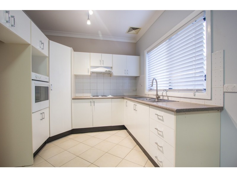 7 Pine Road, Casula NSW 2170