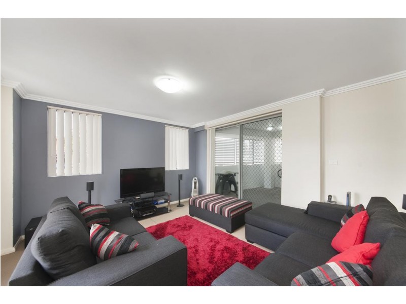 4/96-98 Nuwarra Road, Moorebank NSW 2170