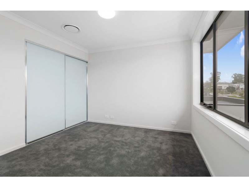 4 Bartholomew Circuit, Moorebank NSW 2170