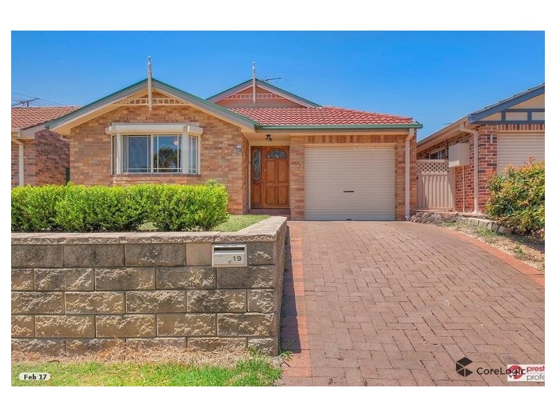 19 Claremont Court, Wattle Grove NSW 2173