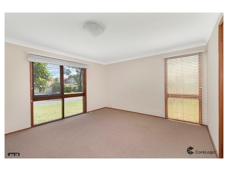 2 Holly Avenue, Chipping Norton NSW 2170