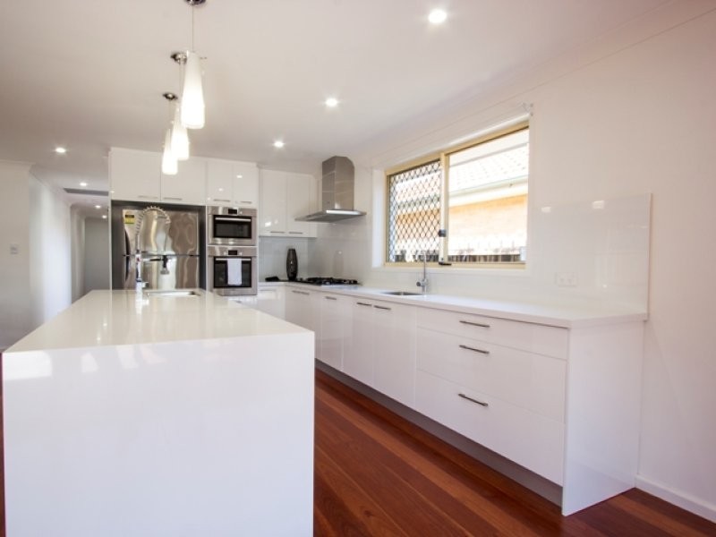 29 Castle Rock Court, Wattle Grove NSW 2173