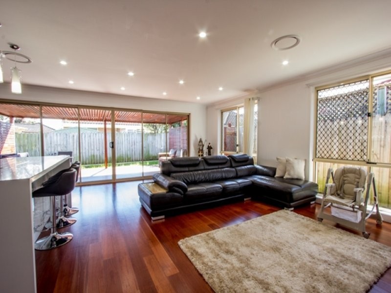 29 Castle Rock Court, Wattle Grove NSW 2173