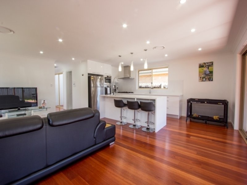 29 Castle Rock Court, Wattle Grove NSW 2173