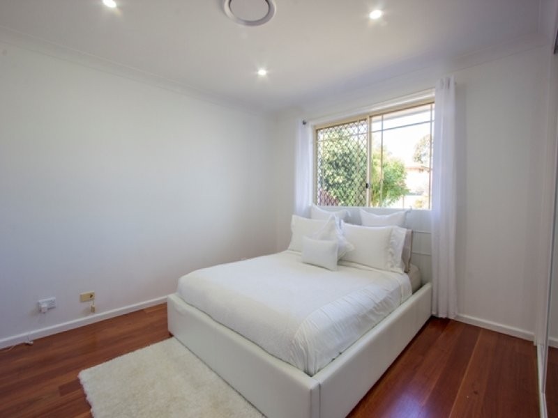 29 Castle Rock Court, Wattle Grove NSW 2173