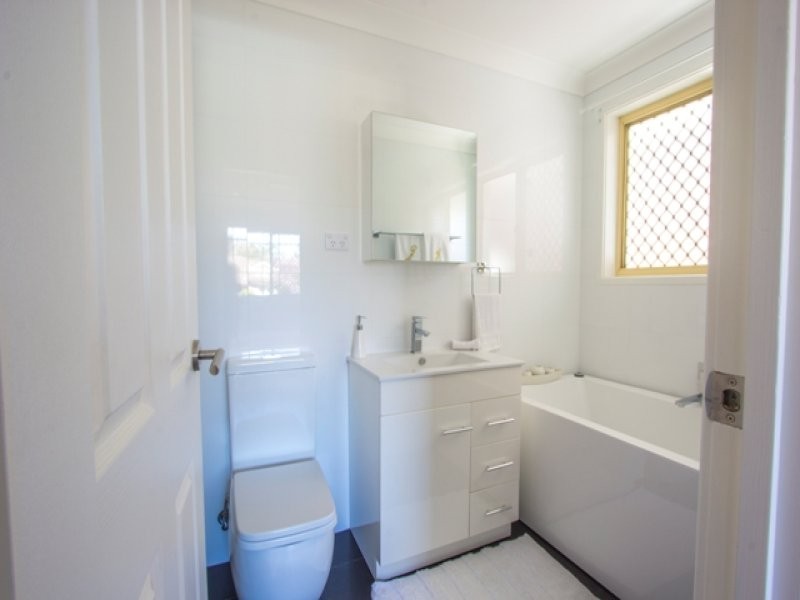 29 Castle Rock Court, Wattle Grove NSW 2173