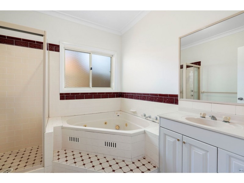 20 Beltana Court, Wattle Grove NSW 2173