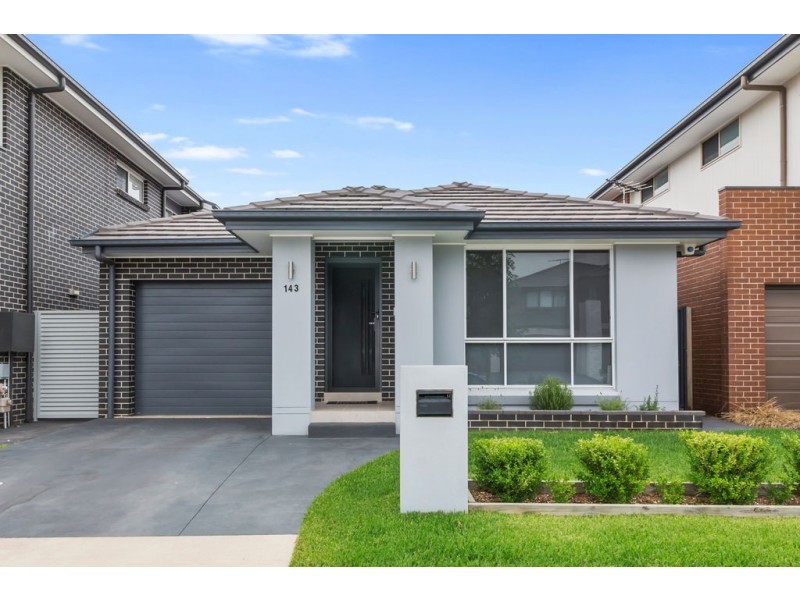 143 Maddecks Avenue, Moorebank NSW 2170