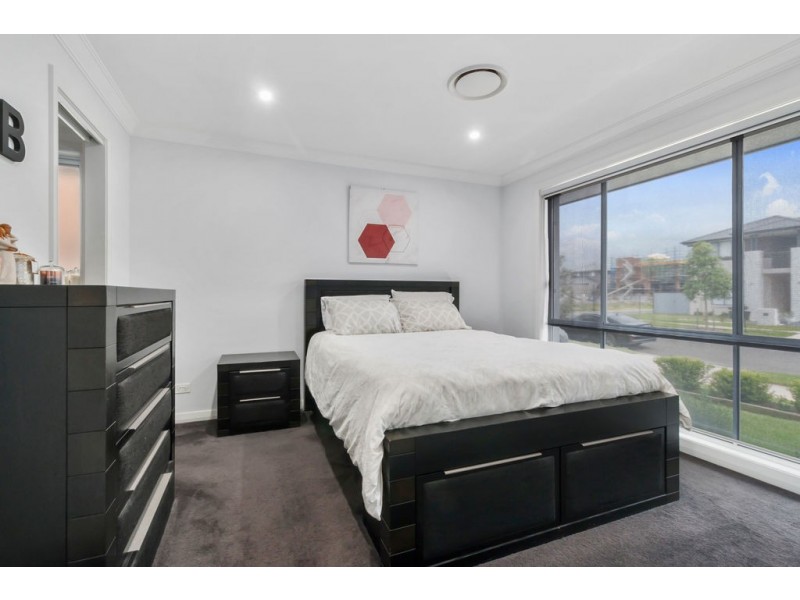 143 Maddecks Avenue, Moorebank NSW 2170