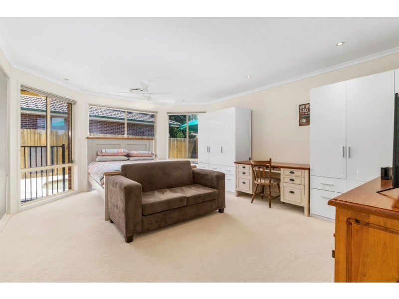 15 Quamby Court, Wattle Grove NSW 2173