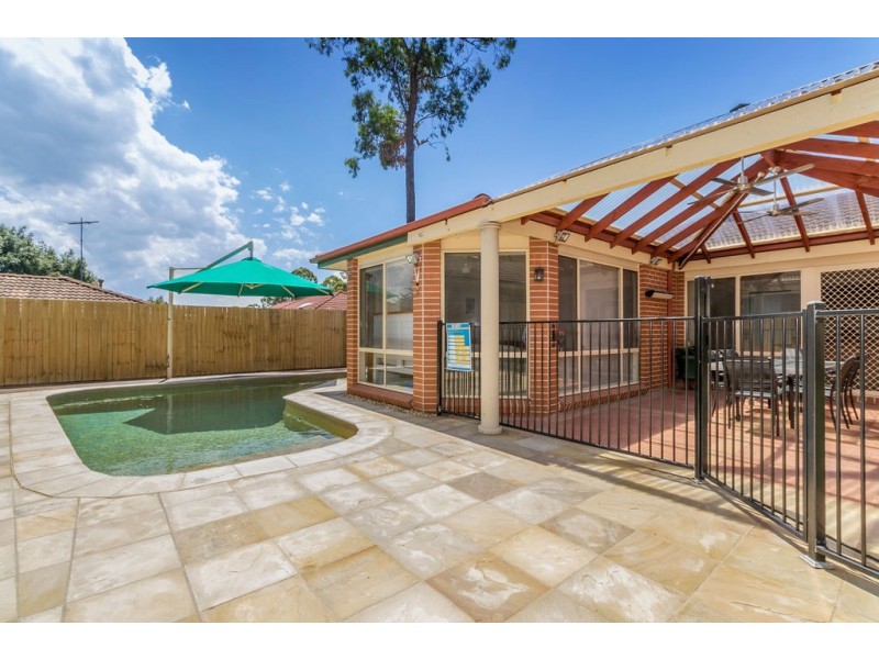 15 Quamby Court, Wattle Grove NSW 2173