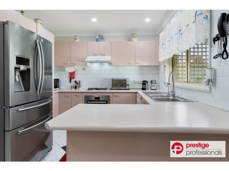 10 Sandover Court, Wattle Grove NSW 2173