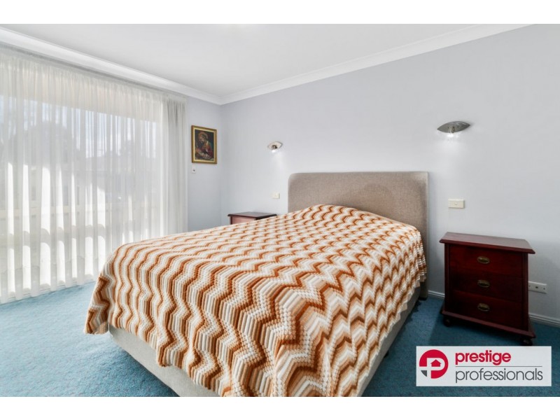 10 Sandover Court, Wattle Grove NSW 2173