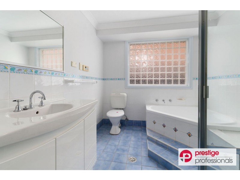 11 Elata Court, Wattle Grove NSW 2173