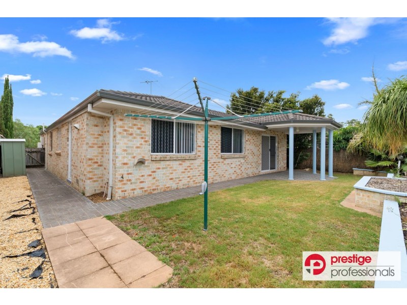 11 Elata Court, Wattle Grove NSW 2173