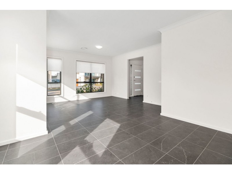 32 Boniwell Road, Moorebank NSW 2170