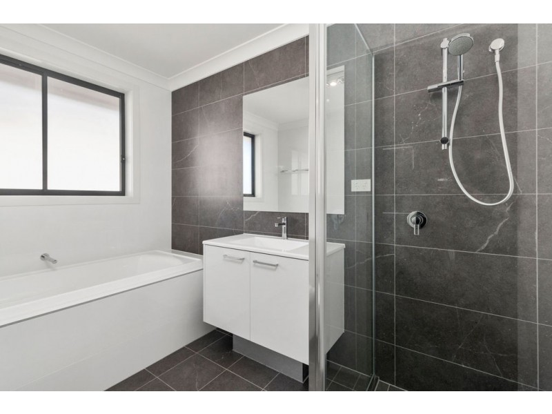 32 Boniwell Road, Moorebank NSW 2170