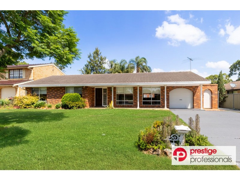 4 Cosford Close, Chipping Norton NSW 2170