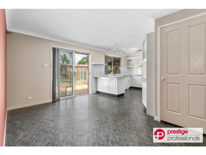 4 Cosford Close, Chipping Norton NSW 2170