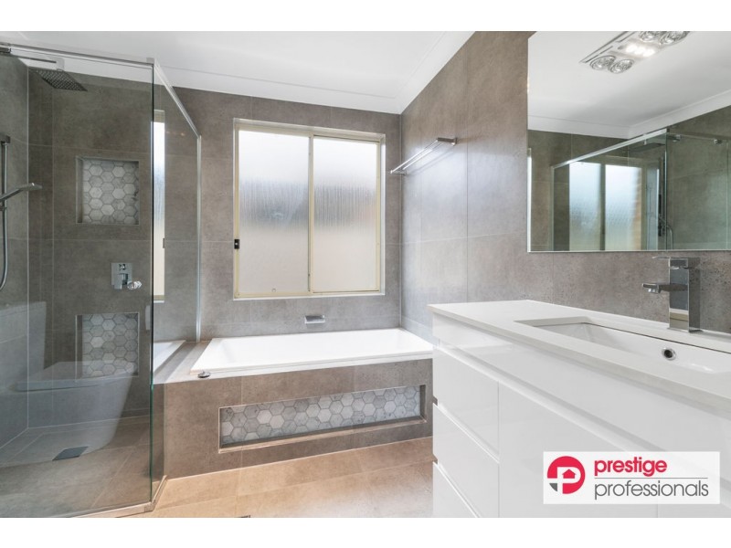1 Tweed Court, Wattle Grove NSW 2173