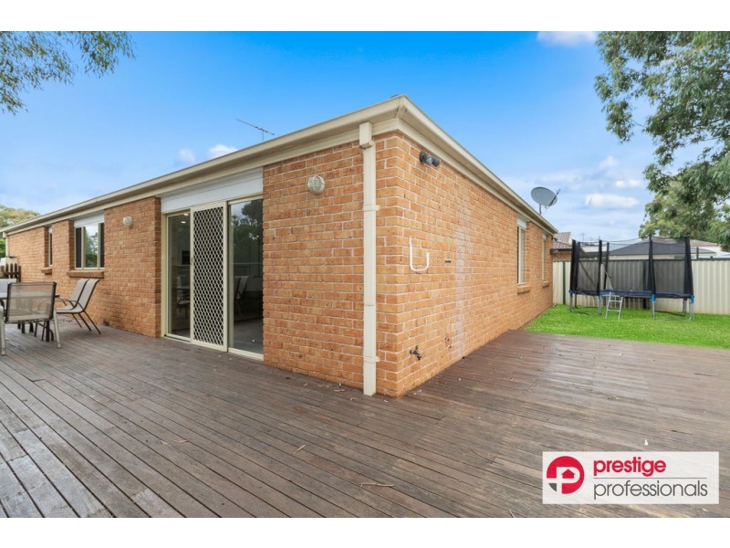 1 Tweed Court, Wattle Grove NSW 2173