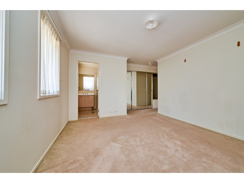 2/23 Parkwood Road, Holsworthy NSW 2173