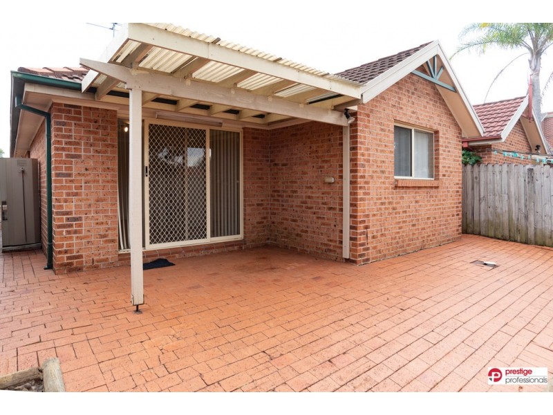 5 Yarran Court, Wattle Grove NSW 2173