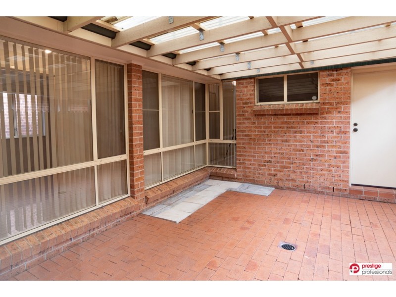 5 Yarran Court, Wattle Grove NSW 2173