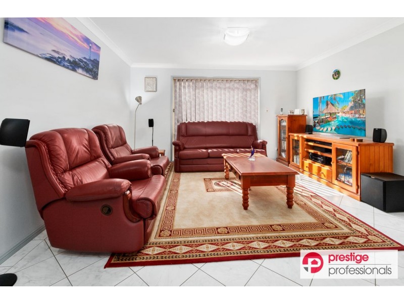 10 Sandover Court, Wattle Grove NSW 2173