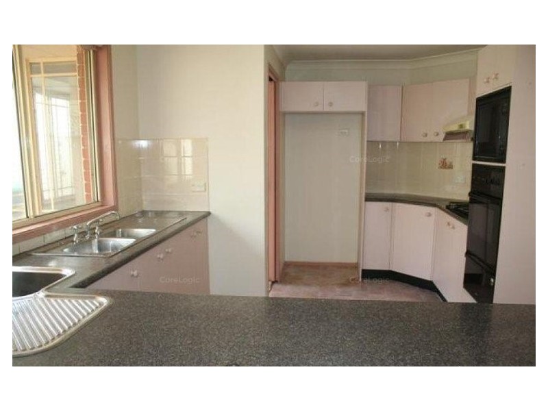 33 Ellesmere Court, Wattle Grove NSW 2173