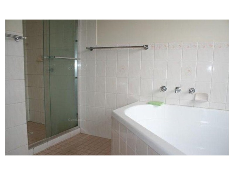 33 Ellesmere Court, Wattle Grove NSW 2173