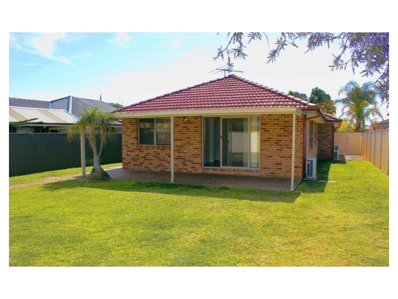 6 Corryton Court, Wattle Grove NSW 2173