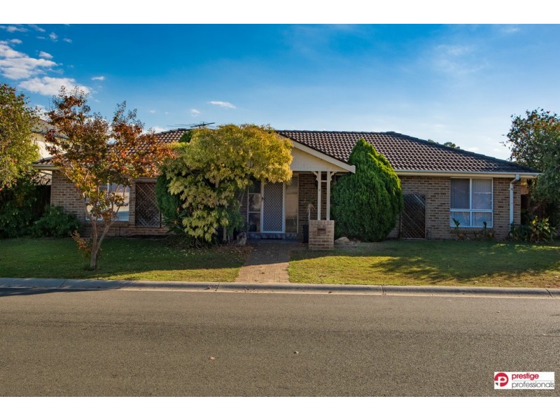 9 Glanara Court, Wattle Grove NSW 2173