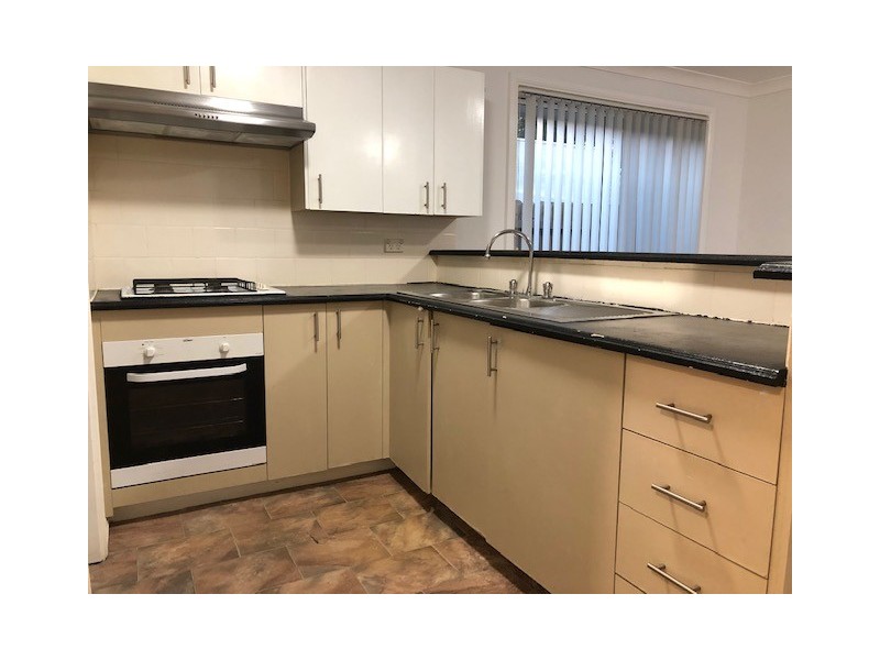 31 Wombeyan Court, Wattle Grove NSW 2173