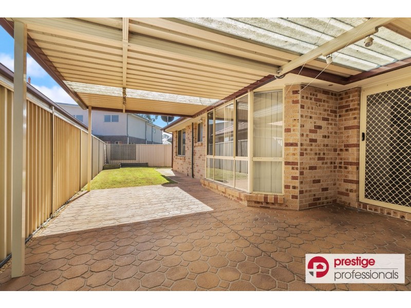 16 Kinchega Court, Wattle Grove NSW 2173