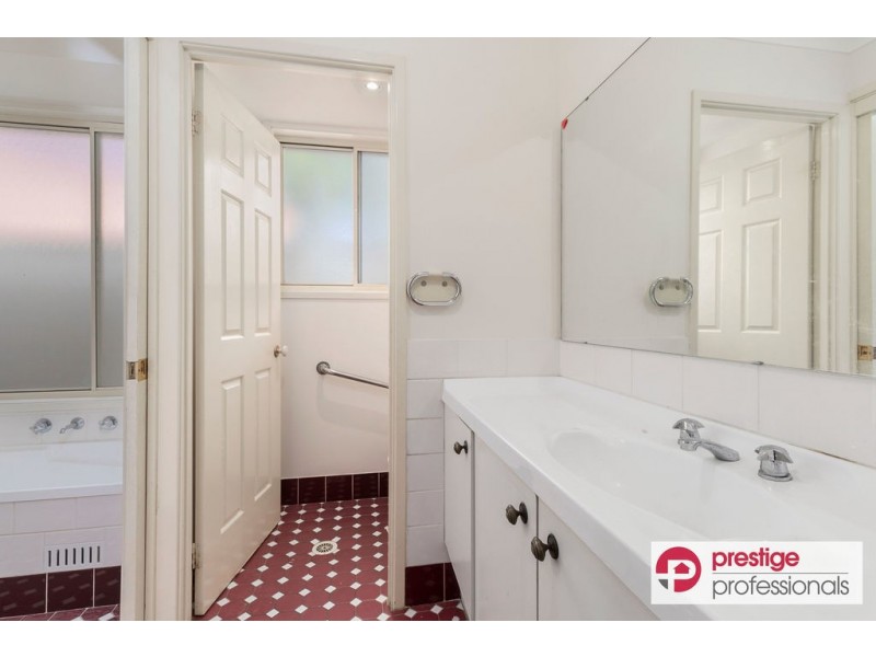 32 Cressbrook Drive, Wattle Grove NSW 2173