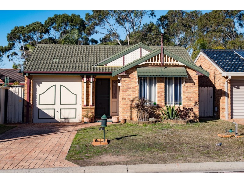 18 Fernleaf Court, Wattle Grove NSW 2173