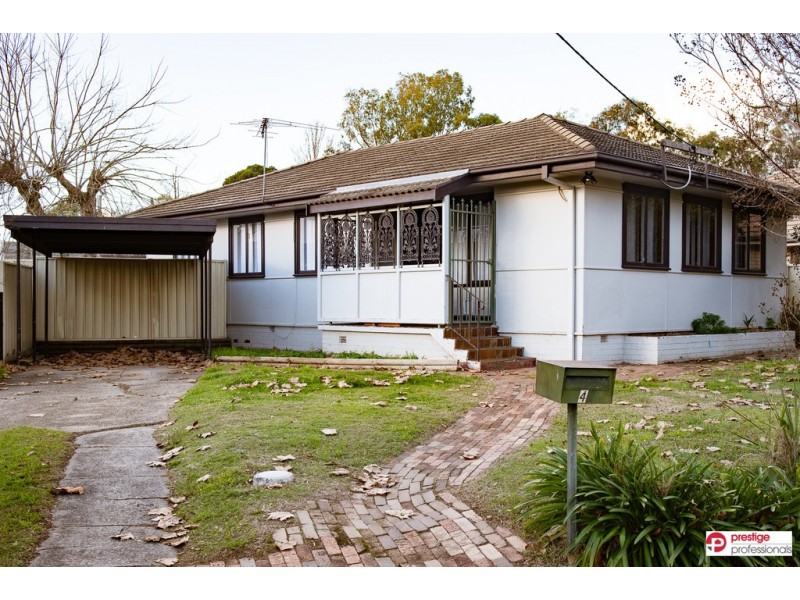 41 Brallos Avenue, Holsworthy NSW 2173