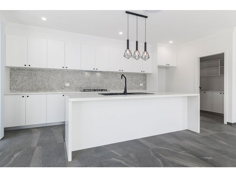 9 Brallos Avenue, Holsworthy NSW 2173