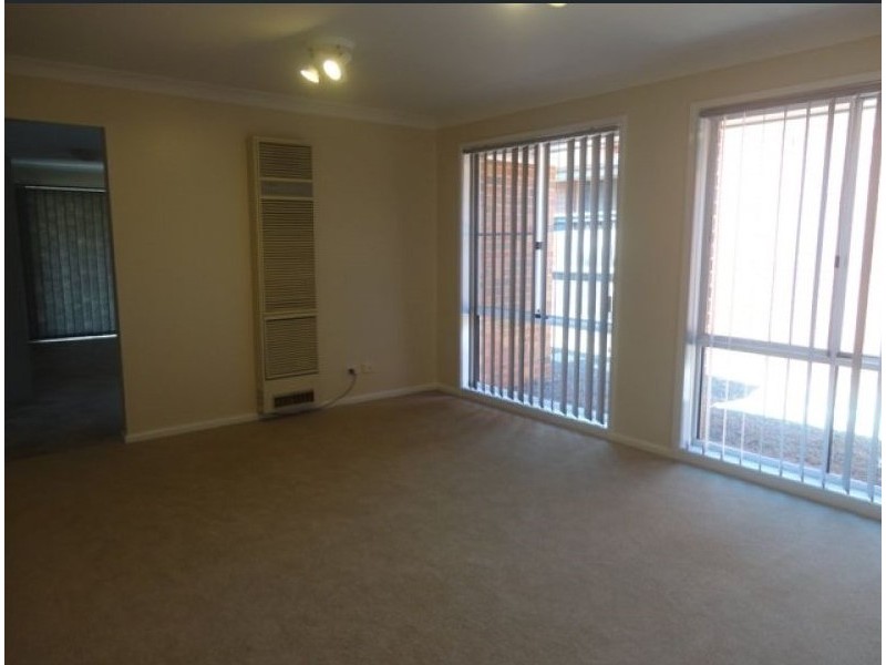 9 Ellesmere Court, Wattle Grove NSW 2173